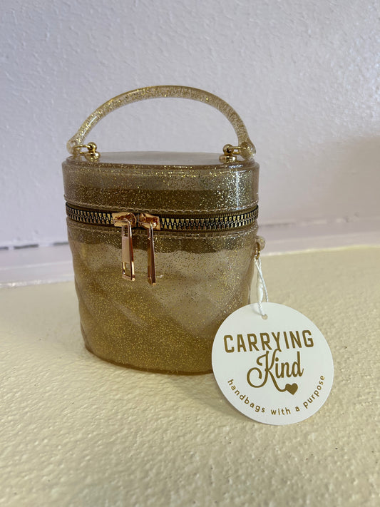 Carrying Kind: Mia Gold